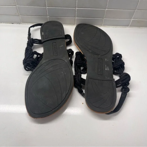 American Eagle Black Sandals - Picture 3 of 4